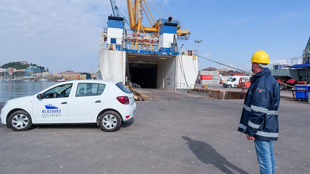 Operario en puerto de cartagena Blazquez