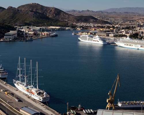 Blazquez Cruises en Puerto Cartagena